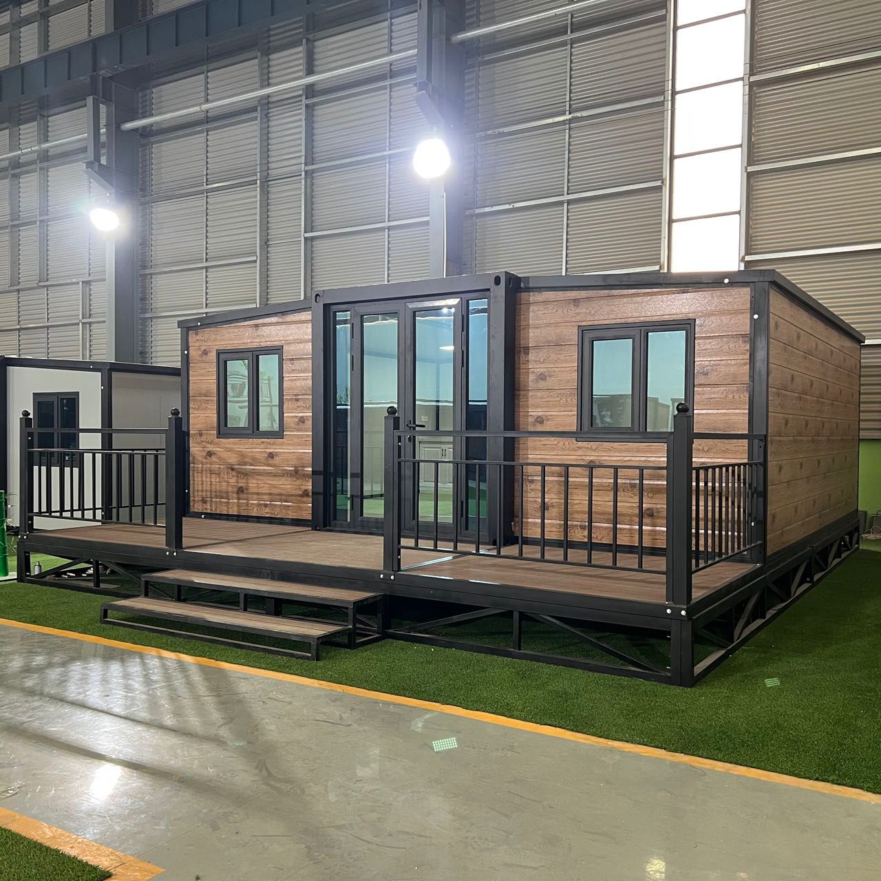 Разгъваема дървесна контейнерна къща с по-голяма тераса